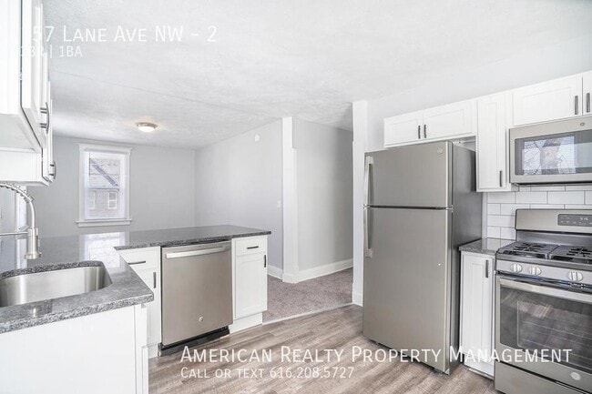 157 Lane Ave NW in Grand Rapids, MI - Building Photo - Building Photo