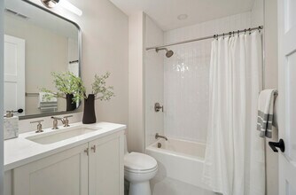 21 Kinmonth Rd, Unit 306 in Waban, MA - Foto de edificio - Building Photo