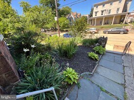 521 S 41st St in Philadelphia, PA - Building Photo