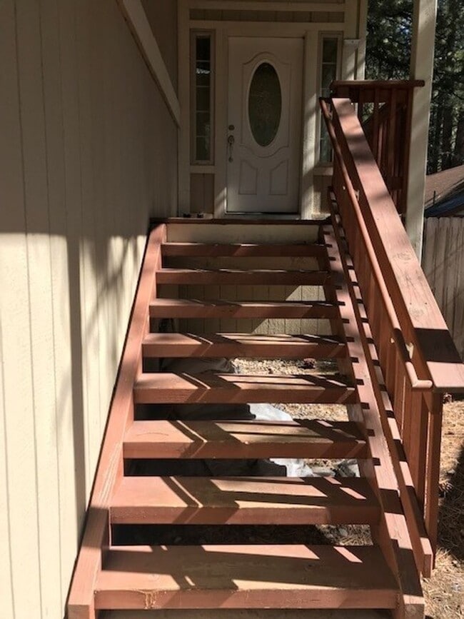 699 Eloise Ave in South Lake Tahoe, CA - Building Photo - Building Photo