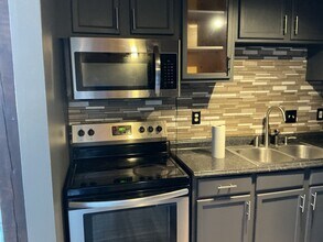 201 S Hoskins Rd in Charlotte, NC - Building Photo - Building Photo