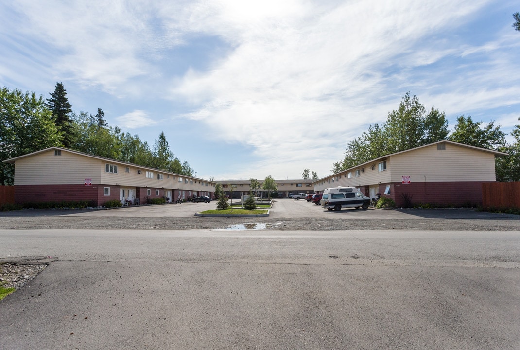 450-460 Dailey Ave in Anchorage, AK - Foto de edificio