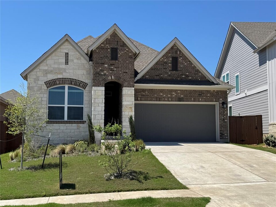 126 Cibolo Crk Lp in Bastrop, TX - Building Photo