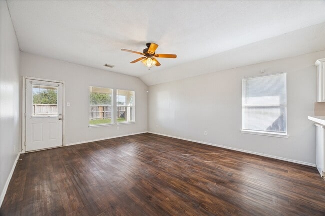 448 Sandstone Creek Ln in Dickinson, TX - Building Photo - Building Photo