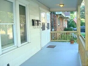 216 Miles Ave, Unit 216 in Syracuse, NY - Foto de edificio - Building Photo