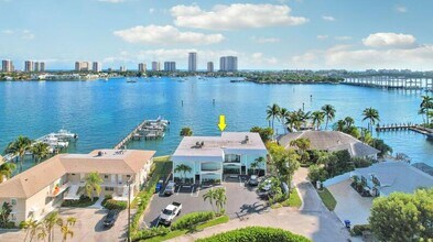 360 Wilma Cir in West Palm Beach, FL - Building Photo - Building Photo