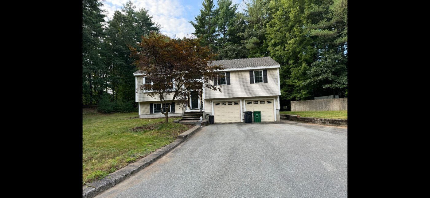 76 Groton Rd in Nashua, NH - Building Photo