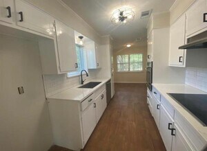 970 Norwood Dr in Beaumont, TX - Building Photo - Building Photo