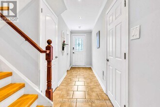 14 Poplar Crescent in Aurora, ON - Building Photo - Building Photo