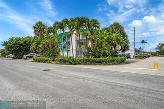 2715 NE 49th St in Fort Lauderdale, FL - Building Photo - Building Photo