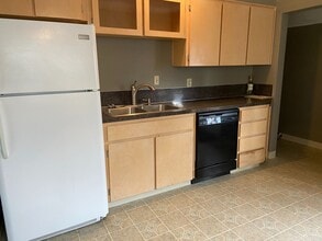 16443 SE Market St in Portland, OR - Building Photo - Building Photo