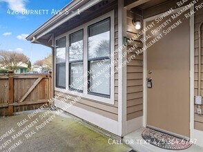 428 Burnett Ave S in Renton, WA - Building Photo - Building Photo