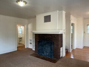 2010 Emerald St in Eugene, OR - Building Photo - Building Photo