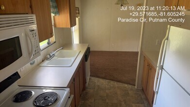 312 Paradise Cir in Satsuma, FL - Building Photo - Building Photo