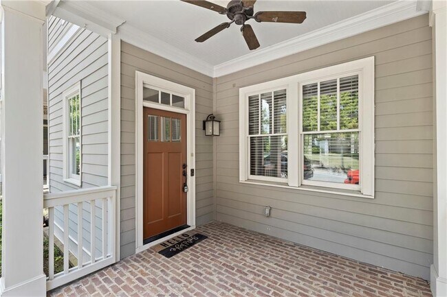81 College St NW in Norcross, GA - Foto de edificio - Building Photo