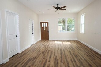 8406 N Semmes St in Tampa, FL - Building Photo - Building Photo