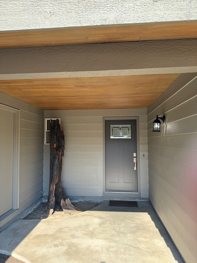 19220 75th Ave NE in Kenmore, WA - Foto de edificio - Building Photo