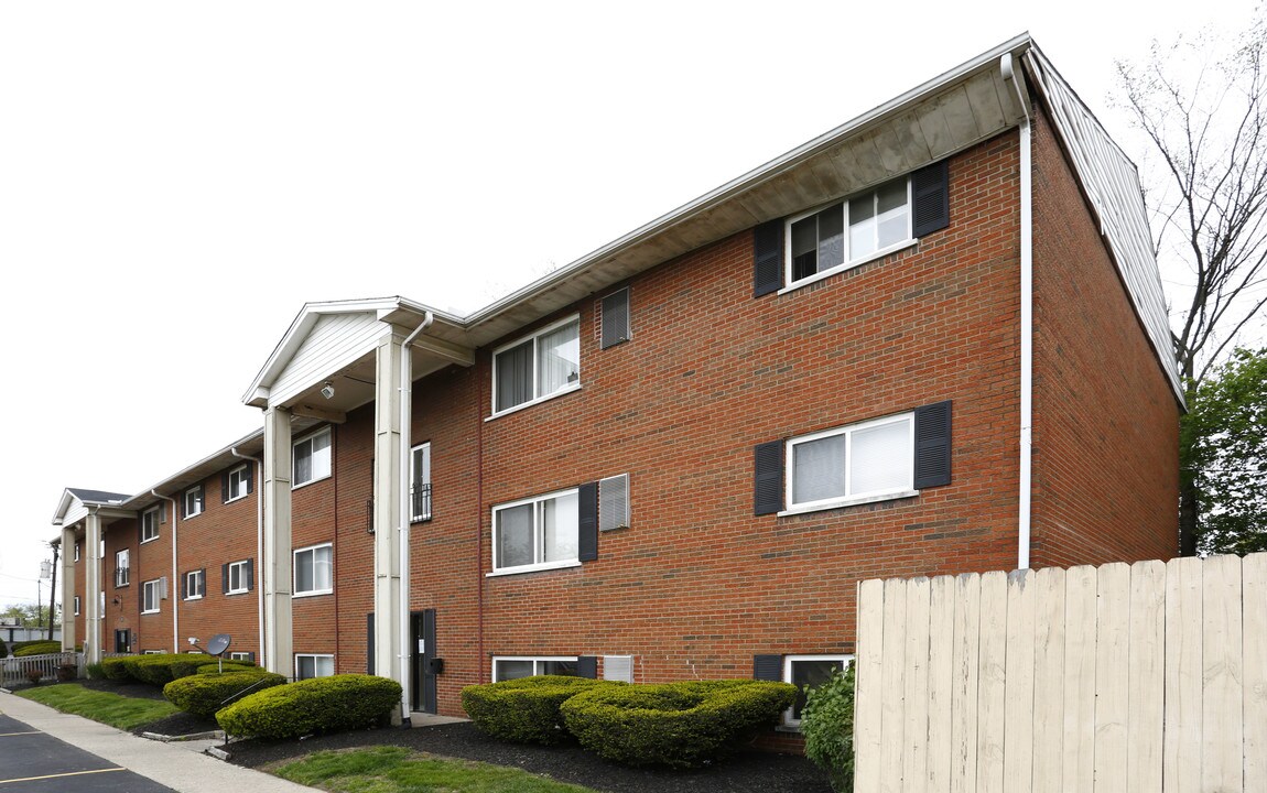 Williamsburg Place Apartments in Middletown, OH - Building Photo