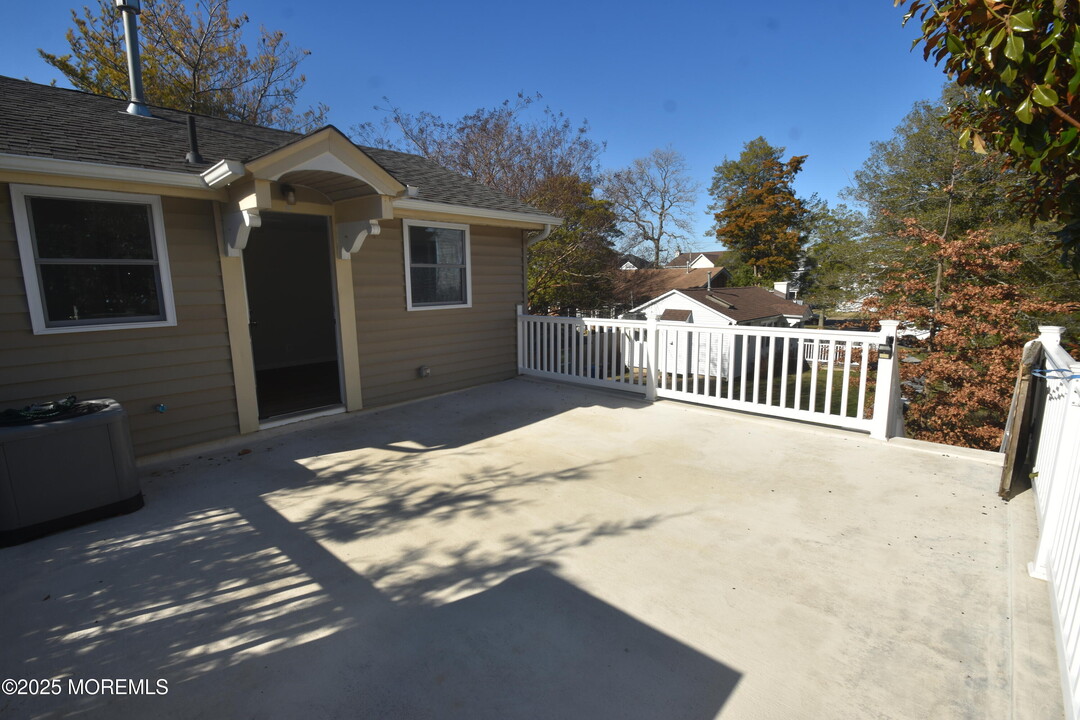 433-435 E Main St in Manasquan, NJ - Building Photo