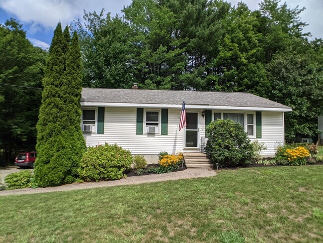 22 Emerald Dr in Laconia, NH - Building Photo - Building Photo