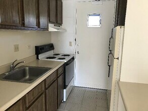 1419 Dominis St in Honolulu, HI - Building Photo - Building Photo