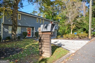 2704 Margaret Mitchell Dr NW in Atlanta, GA - Building Photo - Building Photo