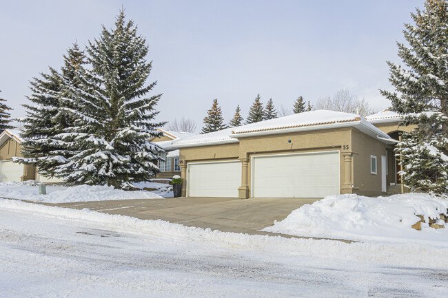 227 Hamptons Pk NW in Calgary, AB - Building Photo - Building Photo