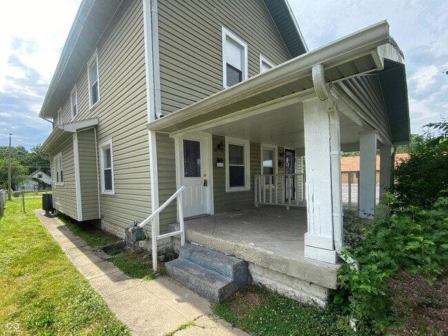 3258 Winthrop Ave