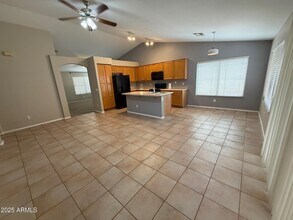 1695 W Macaw Dr in Chandler, AZ - Building Photo - Building Photo