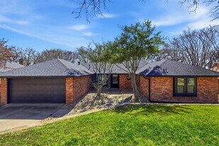 2829 Harvest Hill Dr in Grapevine, TX - Building Photo