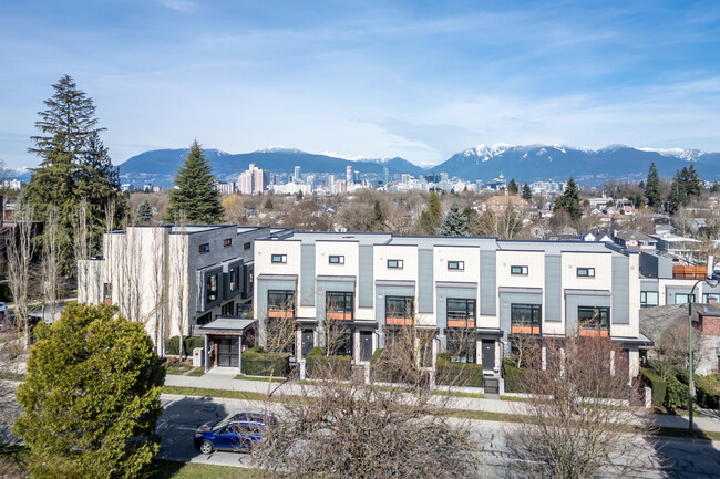 593 King Edward Av W in Vancouver, BC - Building Photo - Building Photo