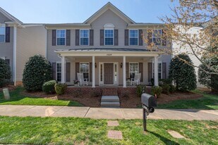 15609 Troubadour Ln in Huntersville, NC - Building Photo