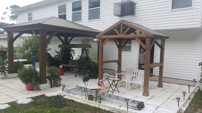 486 Pinewood St in Ormond Beach, FL - Building Photo - Building Photo