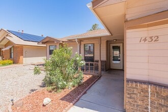 3 Bedroom 2 Bath Home in Alamogordo, NM - Building Photo - Building Photo