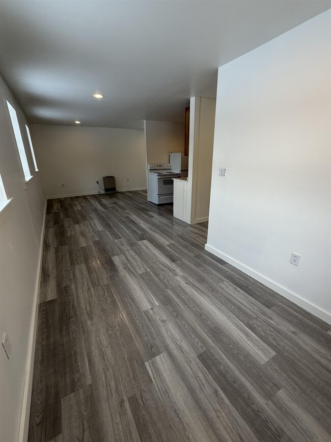 722 VT-30 in Townshend, VT - Building Photo - Building Photo