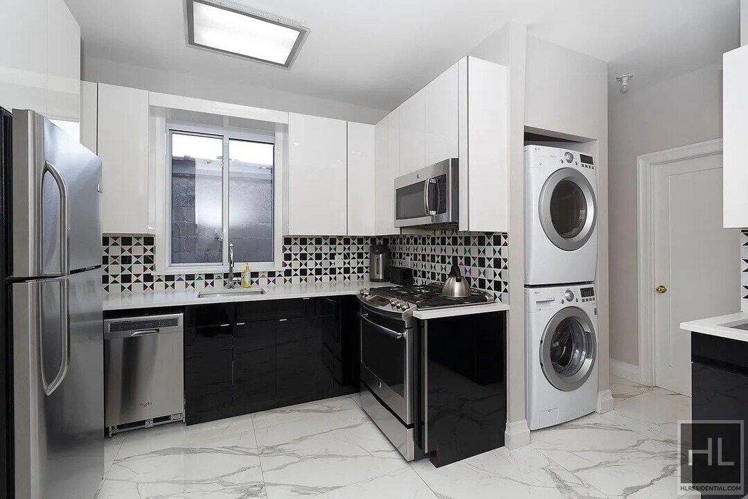 4711-4713 13th Ave in Brooklyn, NY - Building Photo