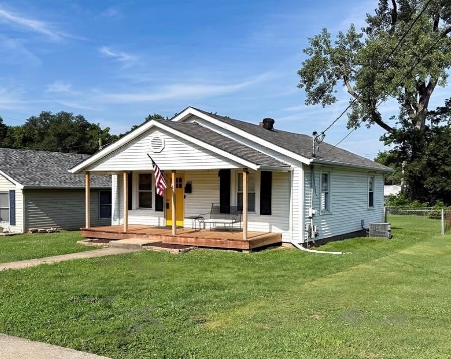 803 Valentine St in Festus, MO - Building Photo