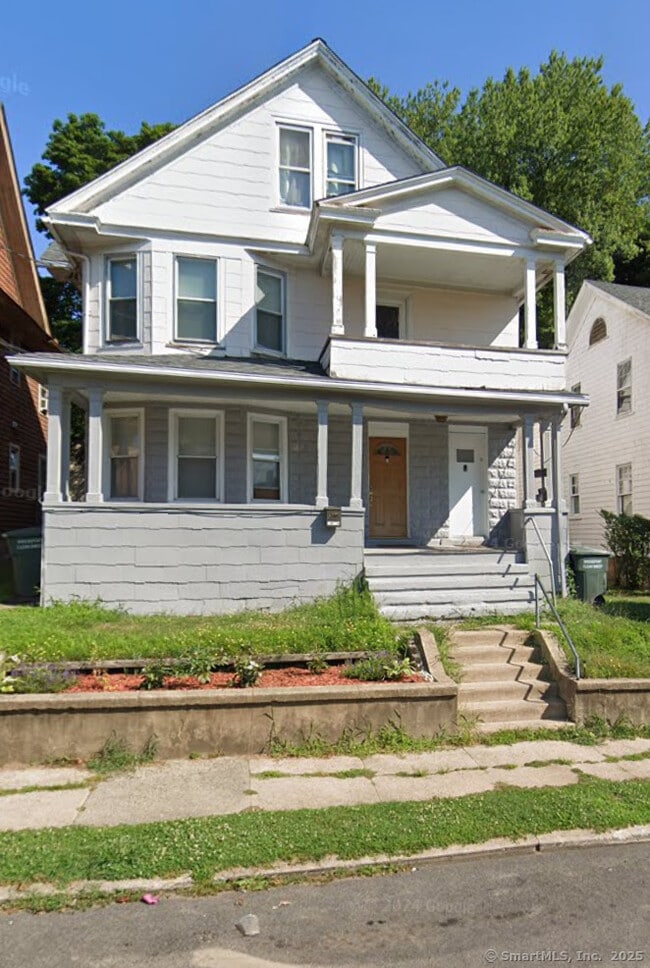 208 Fairview Ave