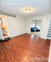 800 Broadway Ave NW in Grand Rapids, MI - Building Photo - Building Photo