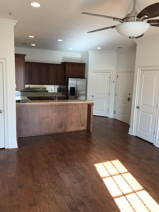 425 E Mc Donough St in Savannah, GA - Building Photo