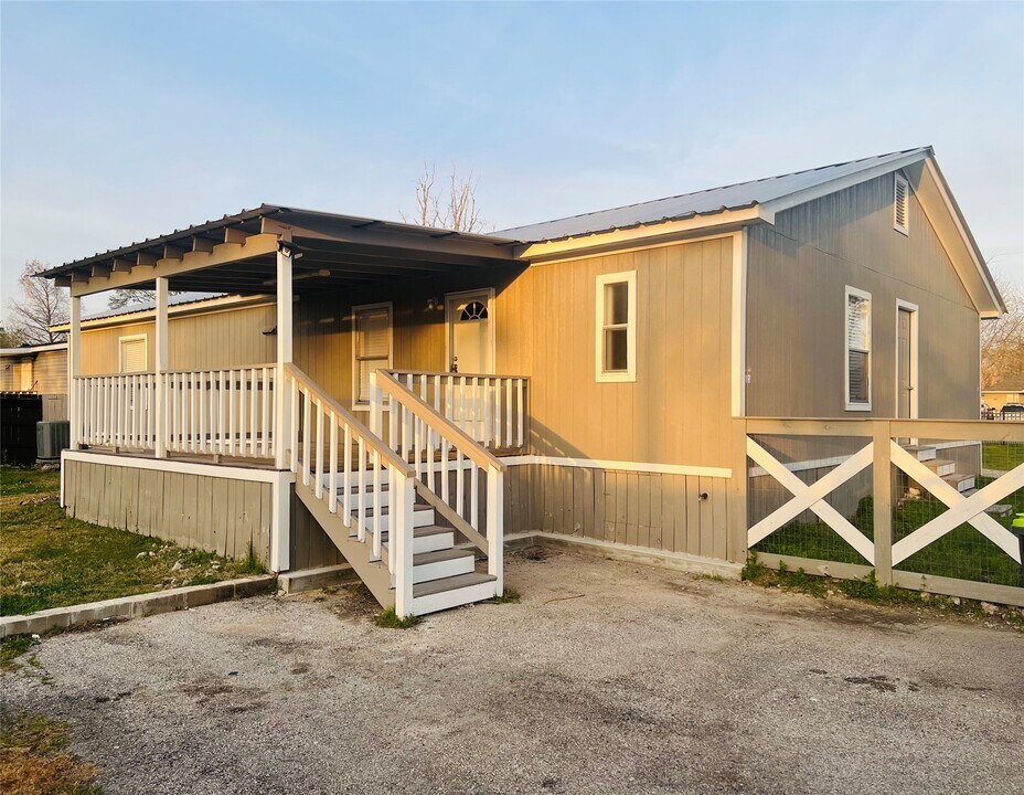 20647 Shady Ln in Porter, TX - Building Photo