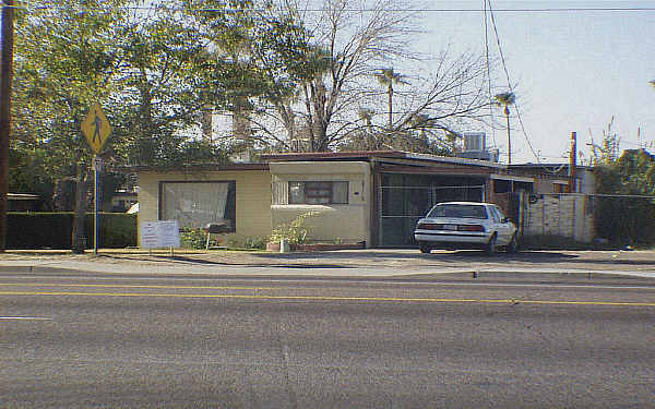 Grandview Mobile Home Park in Phoenix, AZ - Building Photo