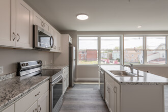 Residences at 530 and 540 Chestnut in Manchester, NH - Building Photo - Interior Photo