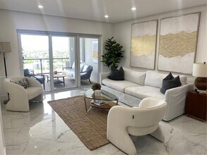 1500 S Ocean Blvd in Pompano Beach, FL - Foto de edificio - Building Photo