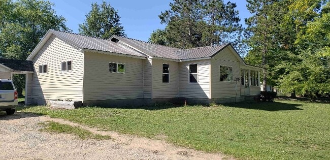 property at 1729 N Keystone Rd