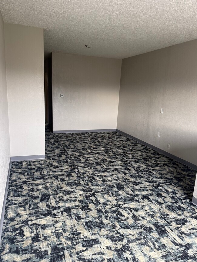 Riverbluff Senior Living Apartments in Mineral Wells, WV - Foto de edificio - Building Photo