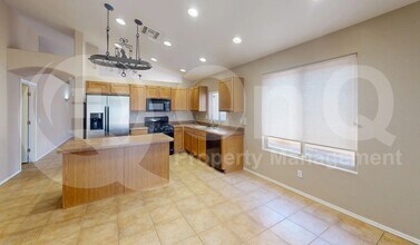 579 W Tara Danette Dr in Tucson, AZ - Building Photo - Building Photo