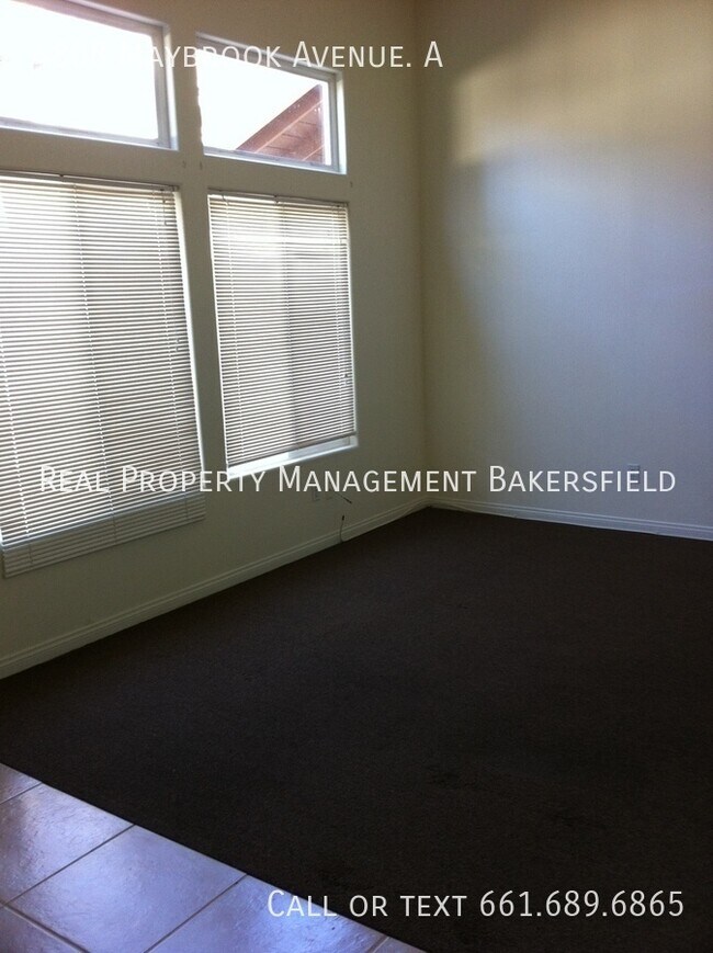 4808 Maybrook Ave in Bakersfield, CA - Foto de edificio - Building Photo