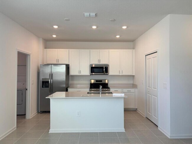 1857 Fulfillment Dr in Kissimmee, FL - Building Photo - Building Photo