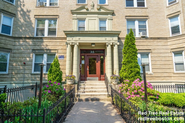 property at 35 Park Dr